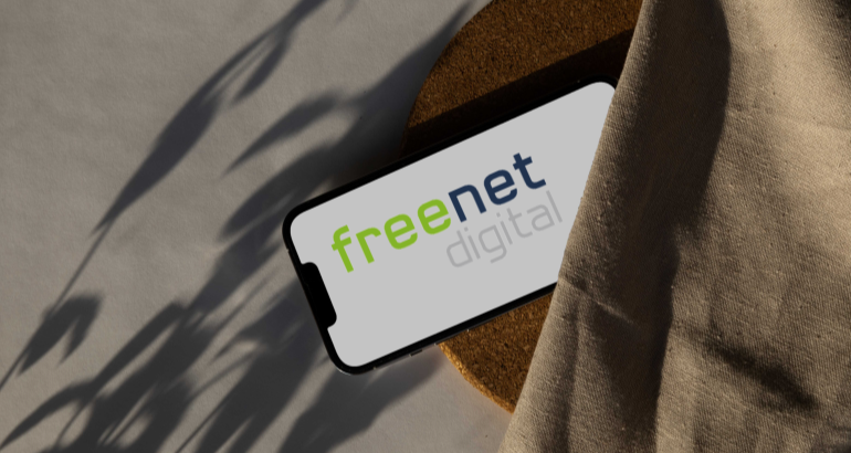 a mobile phone running freenet